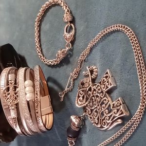 Silver Elephant Pendant Necklace and Bracelet Set